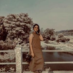 Meet your Posher, Dhanisha